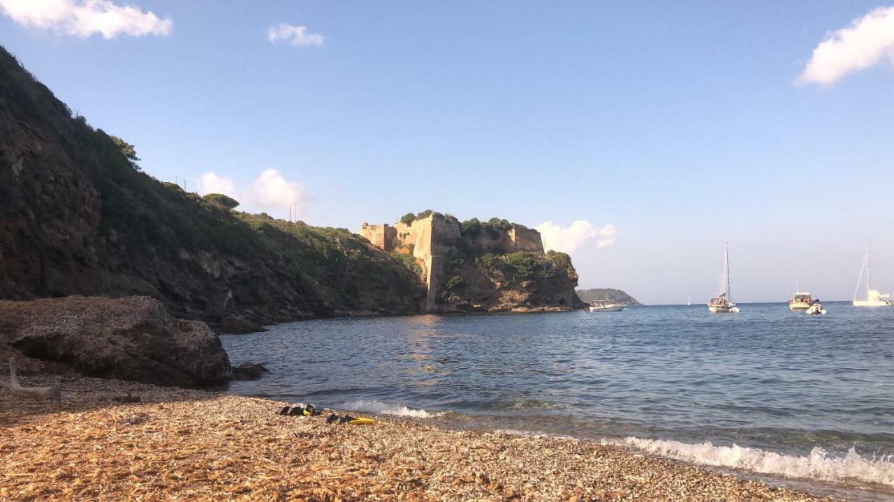 Case Dei Limoni Sul Mare Capoliveri  Exteriör bild